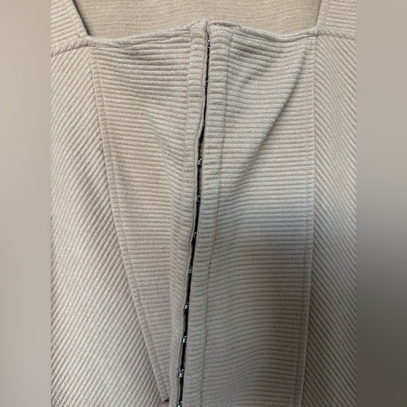 BB Dakota Ribbed Corset-Seamed Top | Size XL - Picture 7 of 9